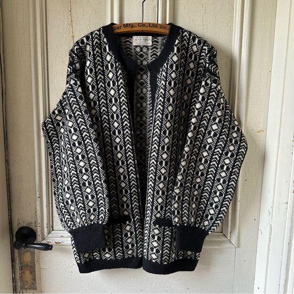 Sweaters - -VINTAGE MADE IN SCOTLAND CARDIGAN-